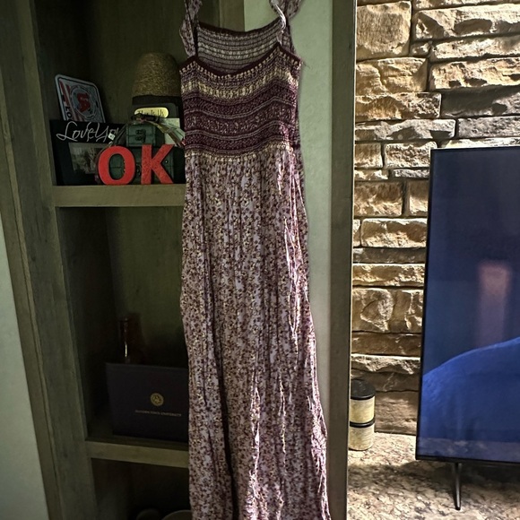 Dresses & Skirts - Bohemian Maxi Dress with Floral Pattern